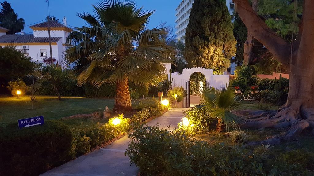 Hostal Boutique Los Geranios Del Pinar Торремолинос Экстерьер фото