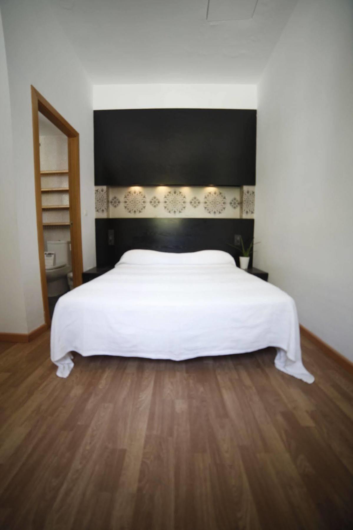 Hostal Boutique Los Geranios Del Pinar Торремолинос Экстерьер фото